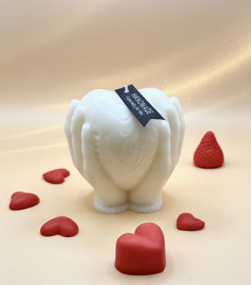 duftkerze love in hands